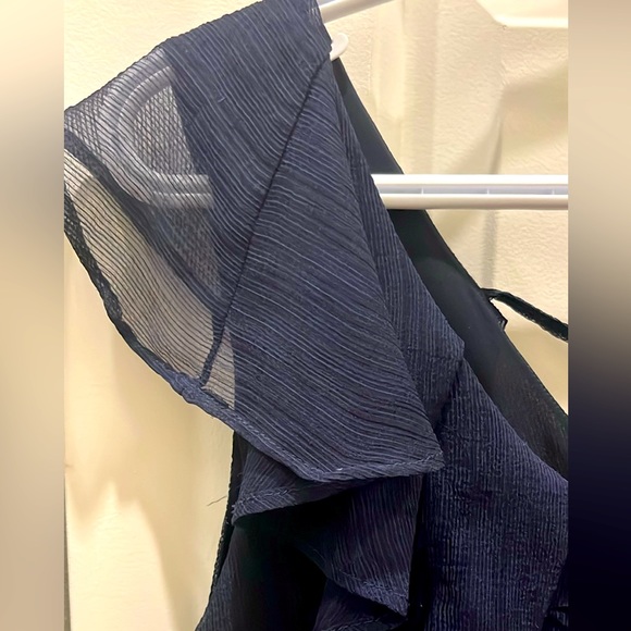 RW&CO. dark blue top, size Small - Picture 4 of 4